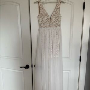 Elegant White Lace Maxi Dress